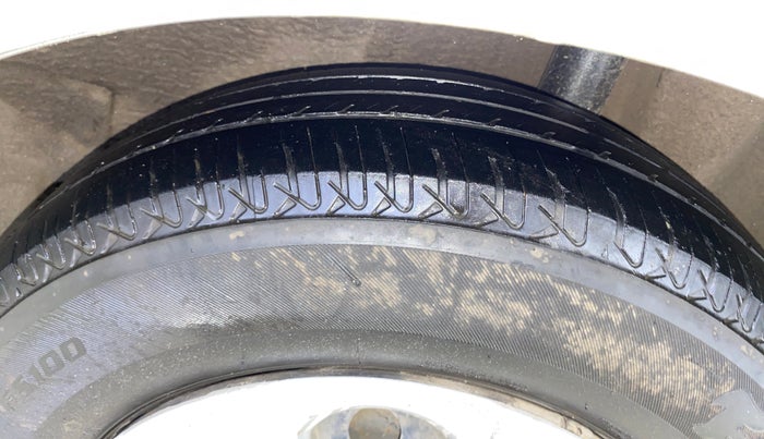 2014 Maruti Ritz VXI, CNG, Manual, 69,882 km, Left Rear Tyre Tread