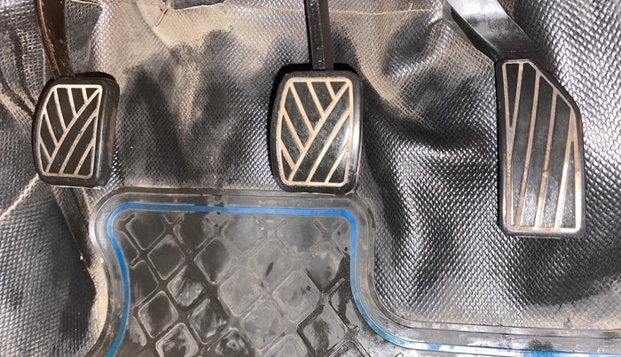 2014 Maruti Ritz VXI, CNG, Manual, 69,882 km, Pedals