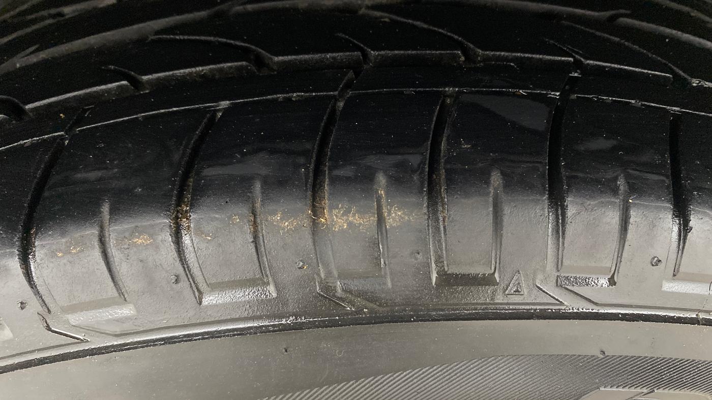 2022 Mahindra XUV300 W6 1.5 Diesel, Diesel, Manual, 50,637 km, Right Rear Tyre Tread