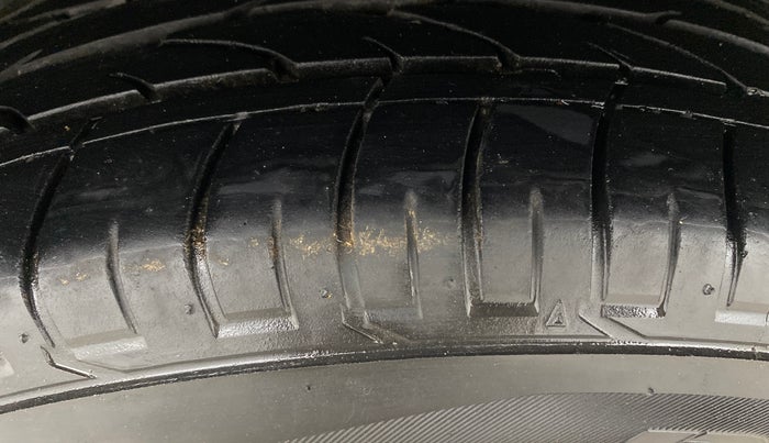 2022 Mahindra XUV300 W6 1.5 Diesel, Diesel, Manual, 50,637 km, Right Rear Tyre Tread