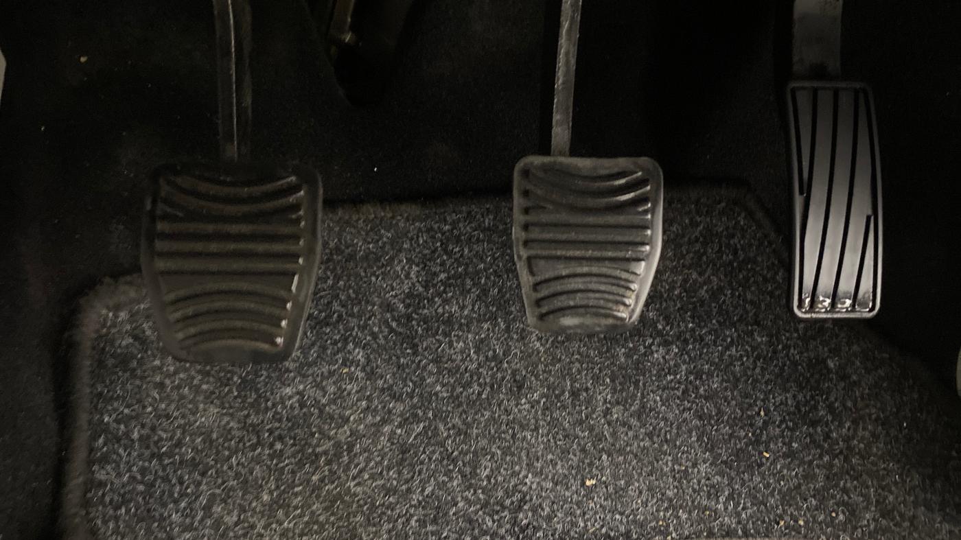 2022 Mahindra XUV300 W6 1.5 Diesel, Diesel, Manual, 50,637 km, Pedals