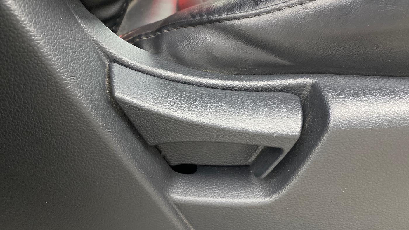 2022 Mahindra XUV300 W6 1.5 Diesel, Diesel, Manual, 50,637 km, Driver Side Adjustment Panel