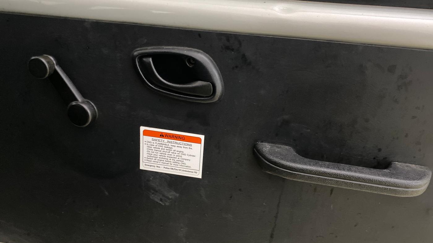 2023 Maruti Eeco 5 STR AC CNG, CNG, Manual, 49,215 km, Driver Side Door Panels Control