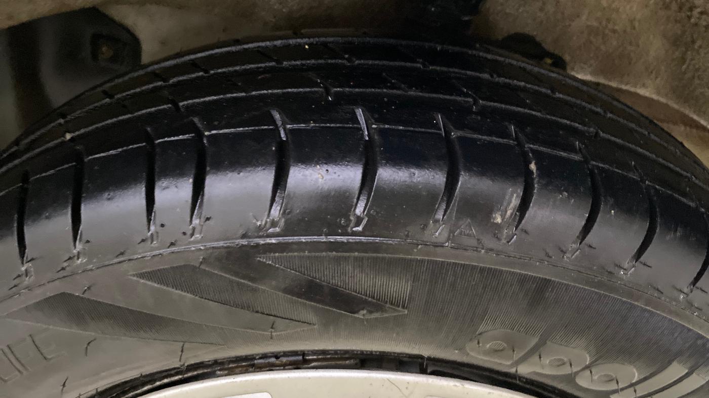 2023 Maruti Eeco 5 STR AC CNG, CNG, Manual, 49,215 km, Right Front Tyre Tread