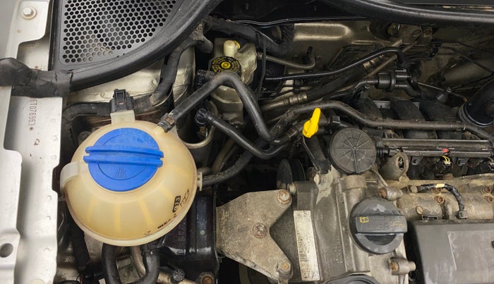 2015 Volkswagen Polo COMFORTLINE 1.2L, Petrol, Manual, 75,779 km, Engine View - Right