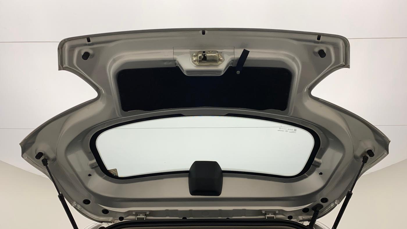 2017 Mahindra Kuv100 K4 6 STR, Petrol, Manual, 22,110 km, Boot Door Open