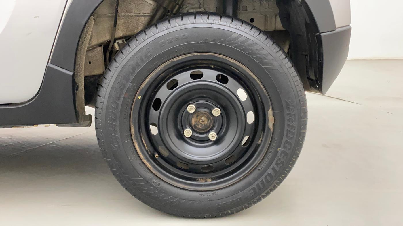 2017 Mahindra Kuv100 K4 6 STR, Petrol, Manual, 22,110 km, Left Rear Wheel