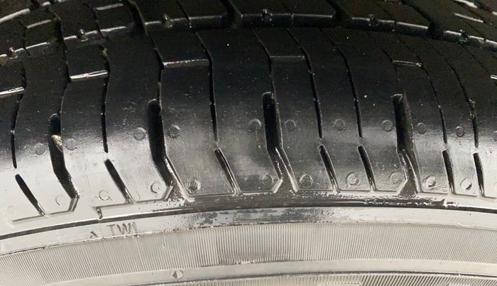 2016 Honda Amaze 1.2L I-VTEC S AT, Petrol, Automatic, 48,646 km, Right Rear Tyre Tread