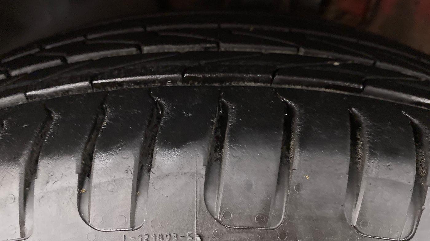2011 Volkswagen Polo TRENDLINE 1.2L PETROL, Petrol, Manual, 91,732 km, Left Front Tyre Tread