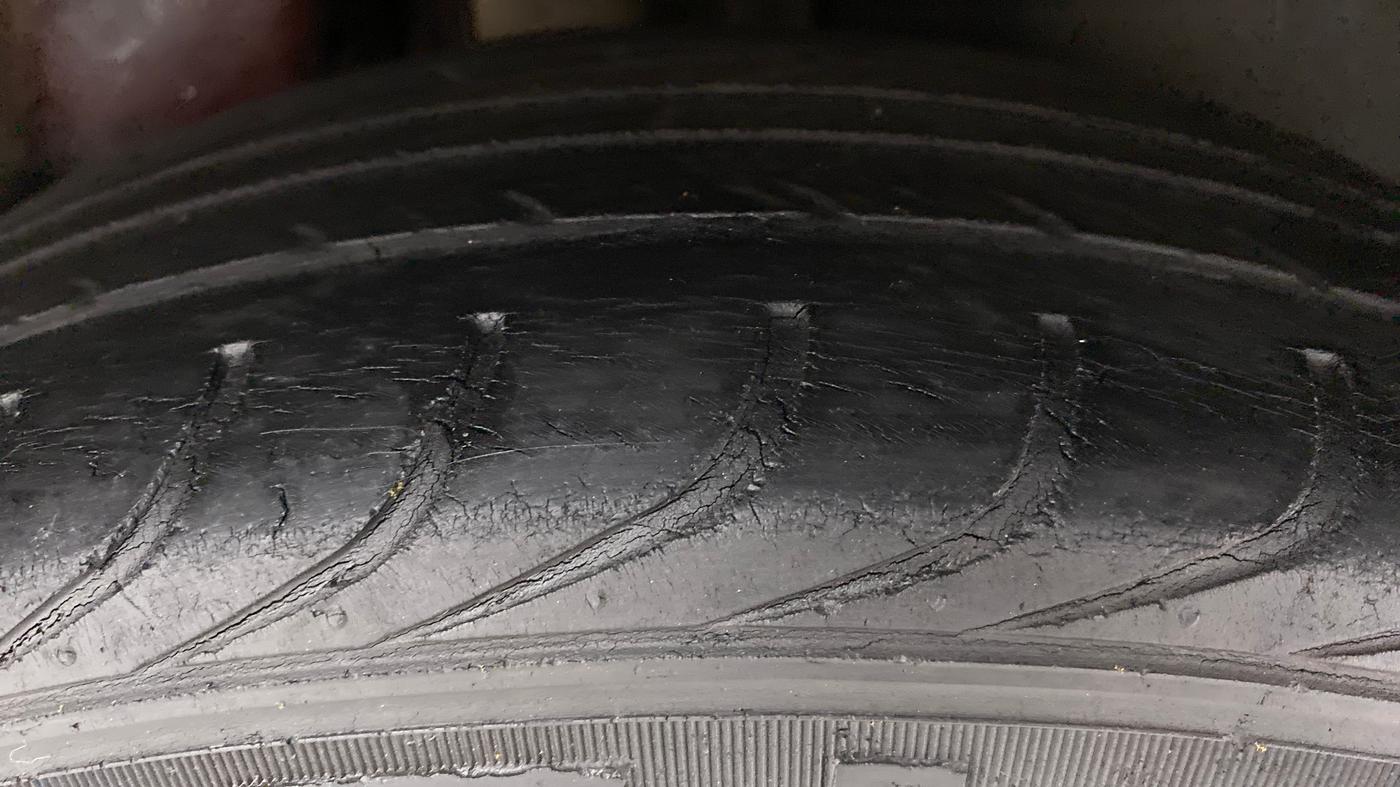 2011 Volkswagen Polo TRENDLINE 1.2L PETROL, Petrol, Manual, 91,732 km, Right Rear Tyre Tread