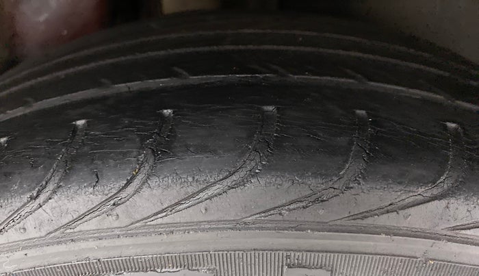 2011 Volkswagen Polo TRENDLINE 1.2L PETROL, Petrol, Manual, 91,732 km, Right Rear Tyre Tread