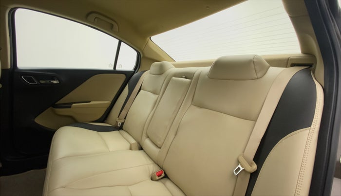 2021 Honda City V MT PETROL, Petrol, Manual, 19,216 km, Right Side Rear Door Cabin