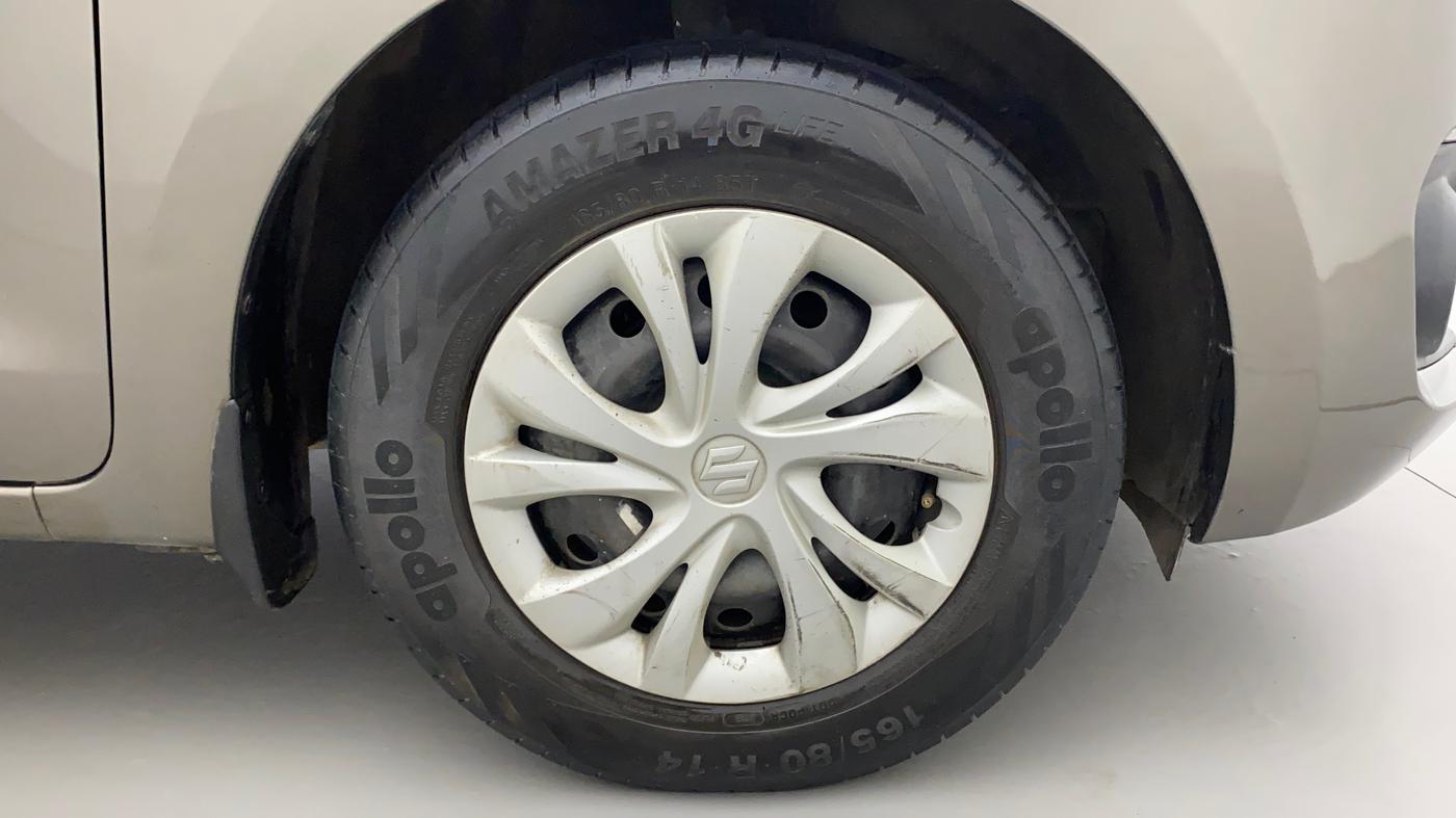 2018 Maruti Swift VXI, Petrol, Manual, 1,03,607 km, Right Front Wheel