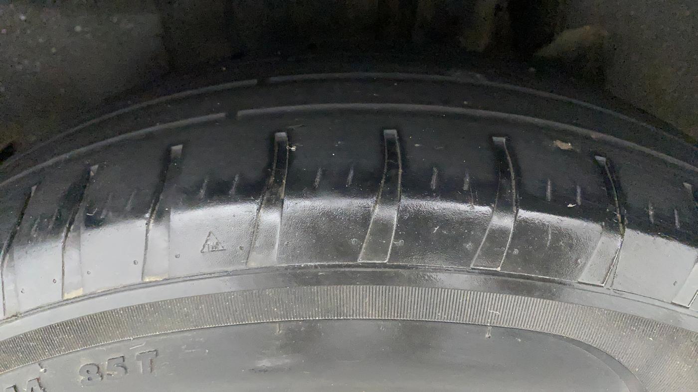 2018 Maruti Swift VXI, Petrol, Manual, 1,03,607 km, Left Rear Tyre Tread