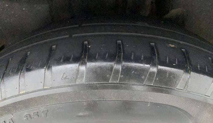 2018 Maruti Swift VXI, Petrol, Manual, 1,03,607 km, Left Rear Tyre Tread