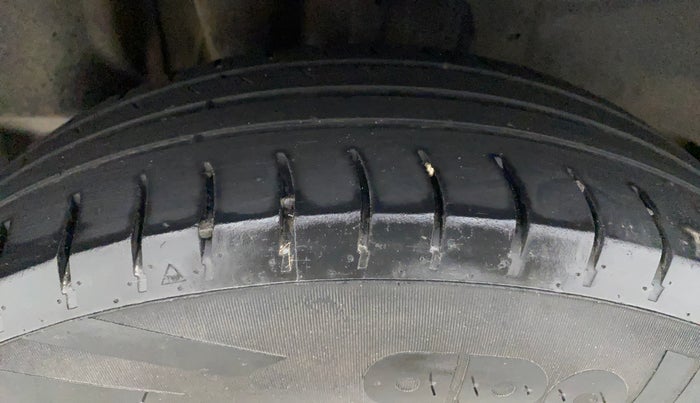 2018 Maruti Swift VXI, Petrol, Manual, 1,03,607 km, Right Rear Tyre Tread