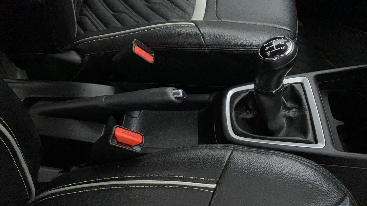 2018 Maruti Swift VXI, Petrol, Manual, 1,03,607 km, Gear Lever