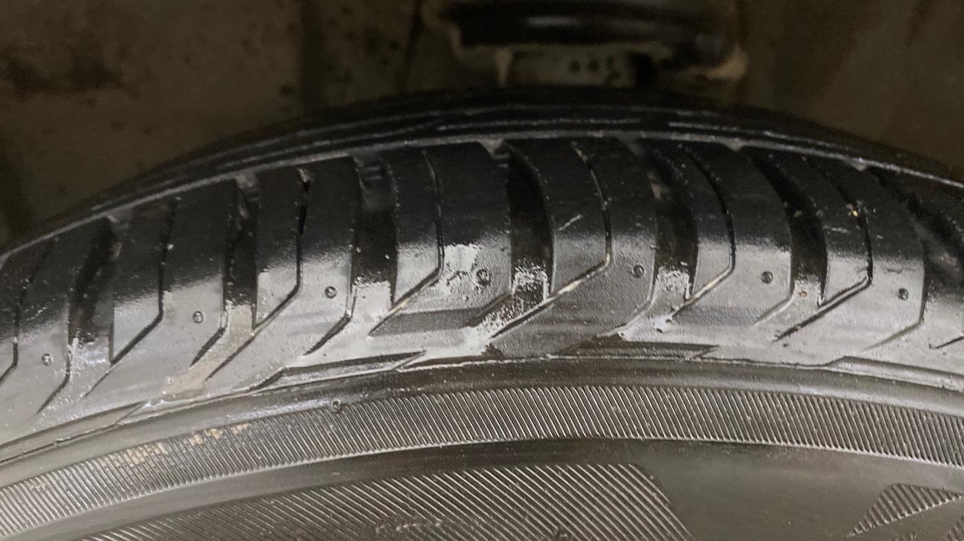 2017 Jeep Compass LIMITED 1.4 PETROL AT, Petrol, Automatic, 55,446 km, Left Front Tyre Tread