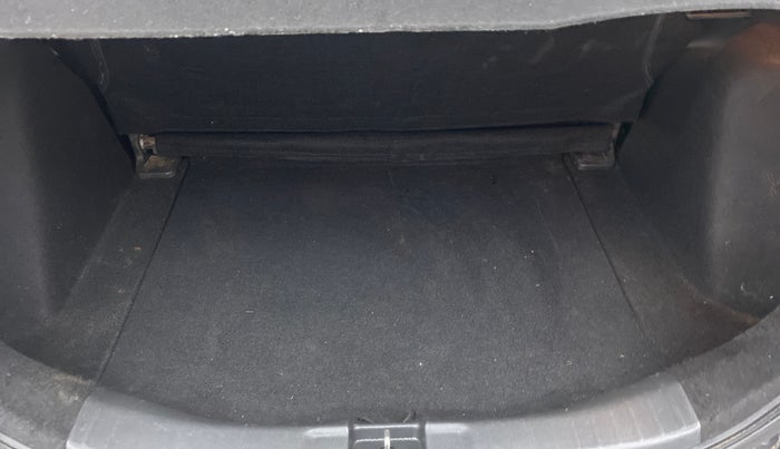 2017 Honda WR-V 1.2 i-VTEC VX MT, Petrol, Manual, 64,154 km, Boot Inside