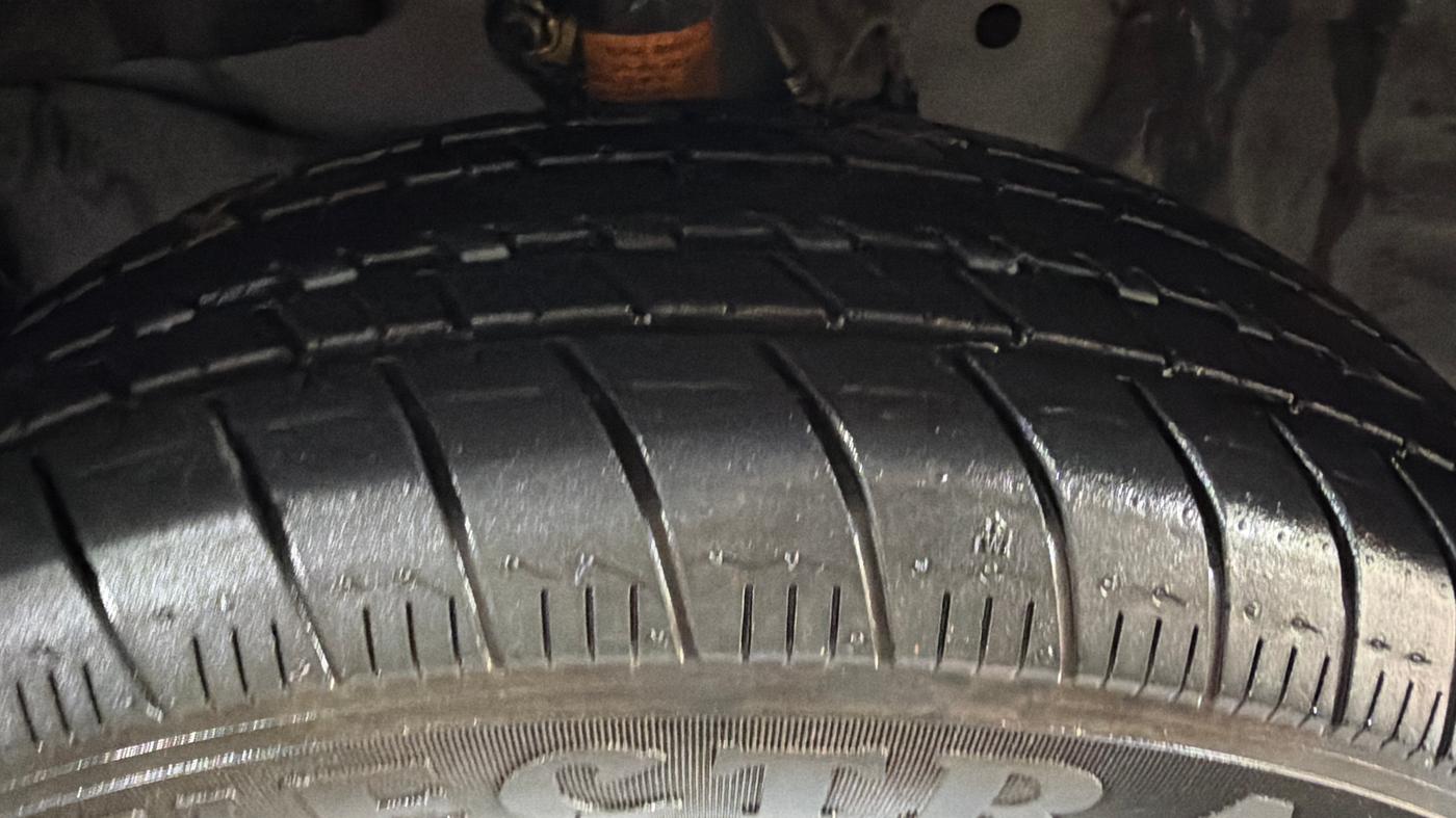 2022 Honda Amaze 1.2L I-VTEC S, Petrol, Manual, 8,506 km, Left Front Tyre Tread