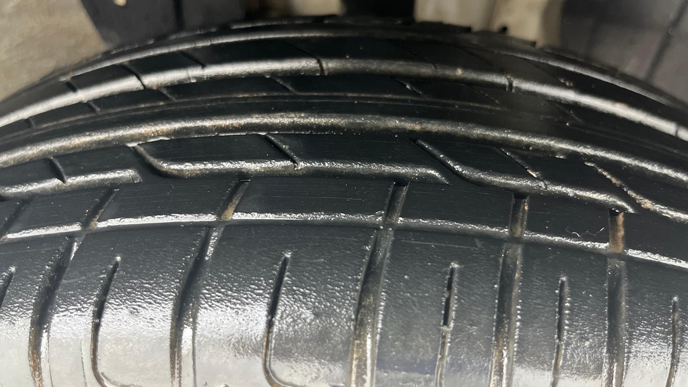 2021 Renault Kiger RXT AMT, Petrol, Automatic, 38,478 km, Right Front Tyre Tread