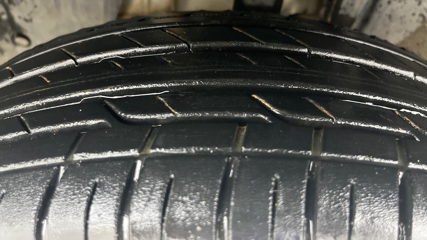 2021 Renault Kiger RXT AMT, Petrol, Automatic, 38,478 km, Left Front Tyre Tread
