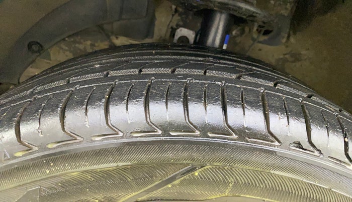 2015 Maruti Baleno ZETA PETROL 1.2, Petrol, Manual, 41,496 km, Left Front Tyre Tread