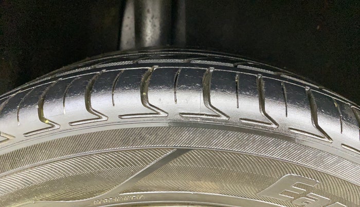 2015 Maruti Baleno ZETA PETROL 1.2, Petrol, Manual, 41,496 km, Right Rear Tyre Tread