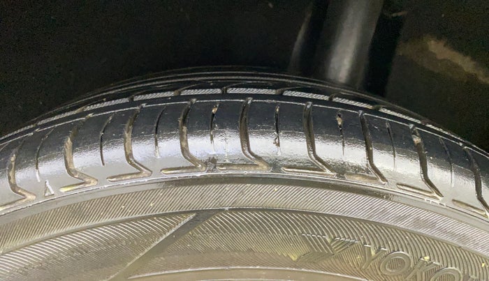 2015 Maruti Baleno ZETA PETROL 1.2, Petrol, Manual, 41,496 km, Left Rear Tyre Tread