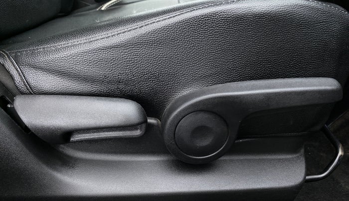 2018 Maruti S Cross ZETA 1.3 SHVS, Diesel, Manual, 98,872 km, Driver Side Adjustment Panel