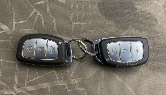 2015 Hyundai Grand i10 ASTA (O) 1.2 KAPPA VTVT, Petrol, Manual, 90,736 km, Key Close Up