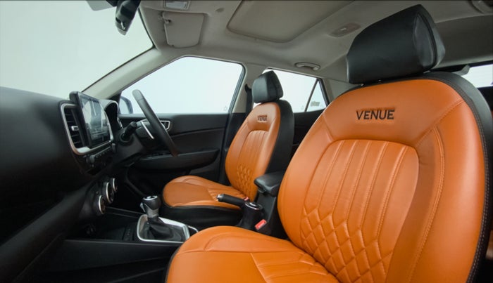 2022 Hyundai VENUE SX PLUS 1.0 TURBO DCT, Petrol, Automatic, 26,779 km, Right Side Front Door Cabin