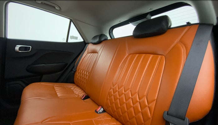 2022 Hyundai VENUE SX PLUS 1.0 TURBO DCT, Petrol, Automatic, 26,779 km, Right Side Rear Door Cabin