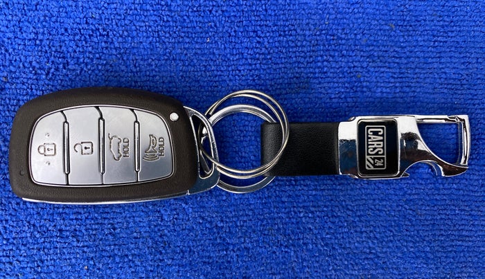 2022 Hyundai VENUE SX PLUS 1.0 TURBO DCT, Petrol, Automatic, 26,779 km, Key Close Up