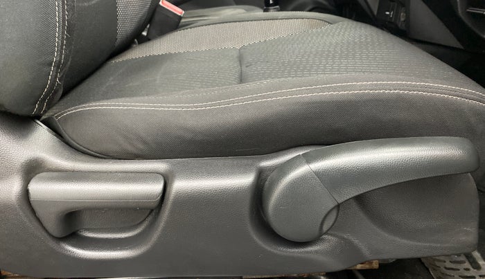 2017 Honda WR-V 1.2 i-VTEC VX MT, Petrol, Manual, 43,808 km, Driver Side Adjustment Panel