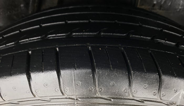 2017 Honda WR-V 1.2 i-VTEC VX MT, Petrol, Manual, 43,808 km, Left Rear Tyre Tread