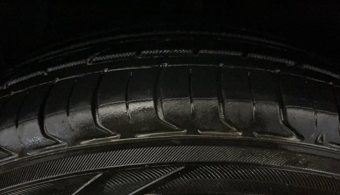 2018 Hyundai Xcent S 1.2, Petrol, Manual, 73,540 km, Left Front Tyre Tread