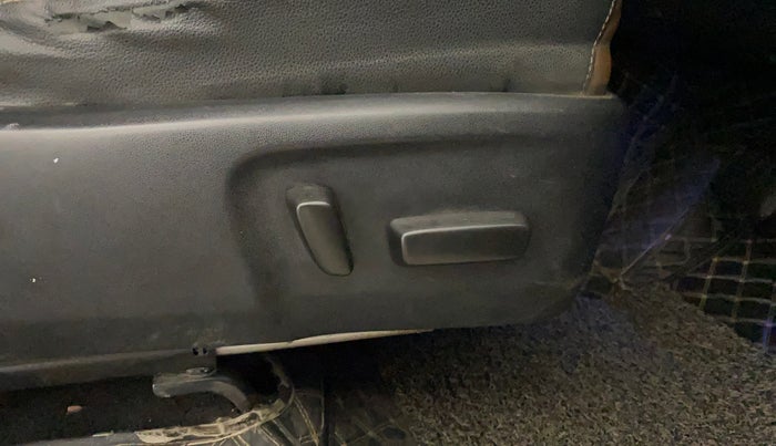 2021 Toyota Innova Crysta 2.7 ZX AT 7 STR, Petrol, Automatic, 62,044 km, Driver Side Adjustment Panel