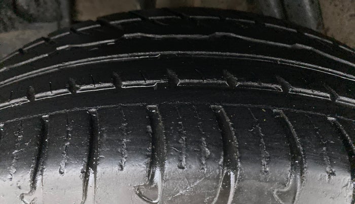 2019 Renault Duster RXS 106 PS MT, CNG, Manual, 30,212 km, Right Rear Tyre Tread