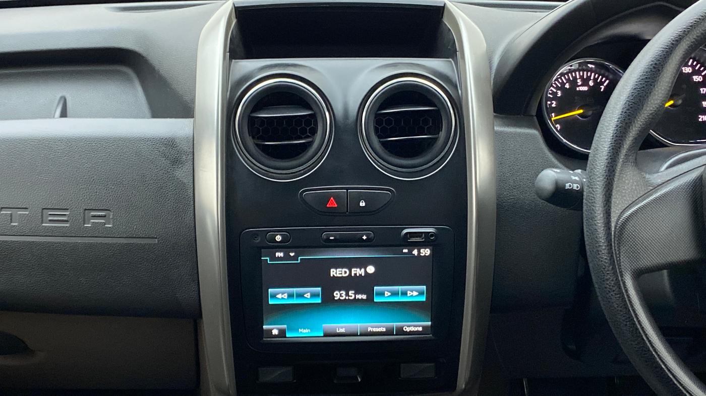 2019 Renault Duster RXS 106 PS MT, CNG, Manual, 30,212 km, Air Conditioner