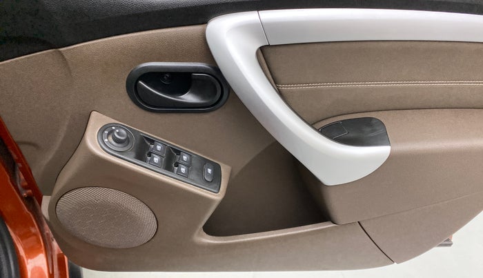 2019 Renault Duster RXS 106 PS MT, CNG, Manual, 30,212 km, Driver Side Door Panels Control