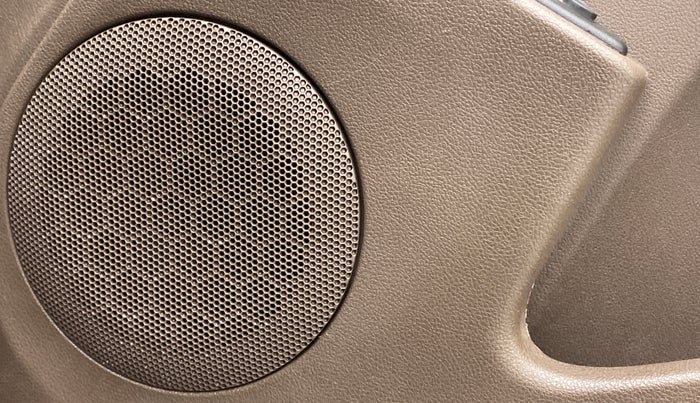 2019 Renault Duster RXS 106 PS MT, CNG, Manual, 30,212 km, Speaker