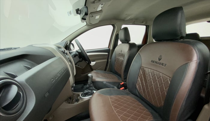 2019 Renault Duster RXS 106 PS MT, CNG, Manual, 30,212 km, Right Side Front Door Cabin