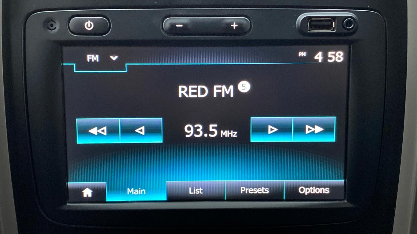 2019 Renault Duster RXS 106 PS MT, CNG, Manual, 30,212 km, Infotainment System