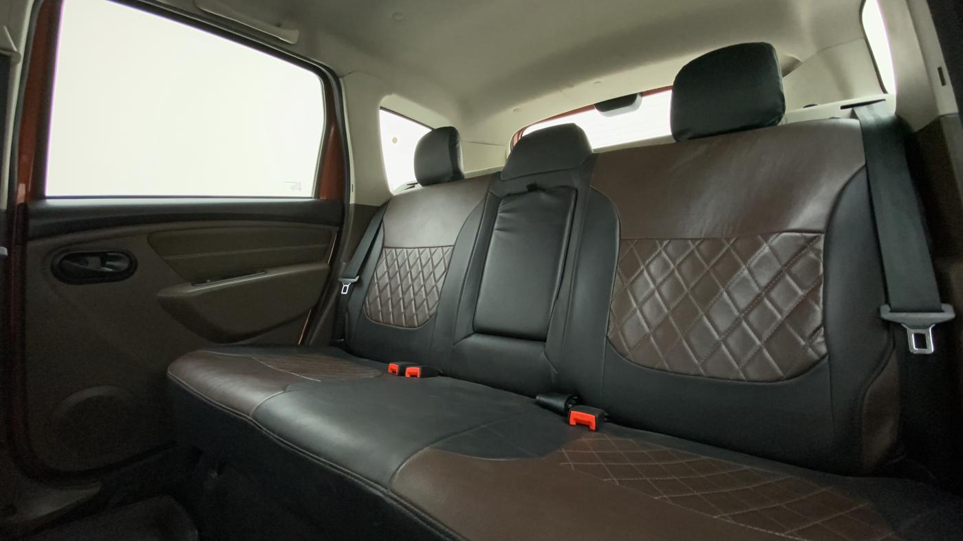 2019 Renault Duster RXS 106 PS MT, CNG, Manual, 30,212 km, Right Side Rear Door Cabin