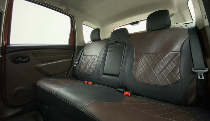 2019 Renault Duster RXS 106 PS MT, CNG, Manual, 30,212 km, Right Side Rear Door Cabin