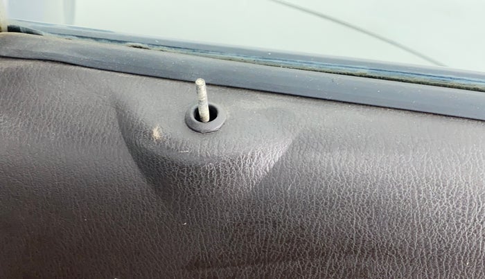 2010 Hyundai Santro Xing GL, Petrol, Manual, 23,492 km, Lock system - Door lock knob has minor damage