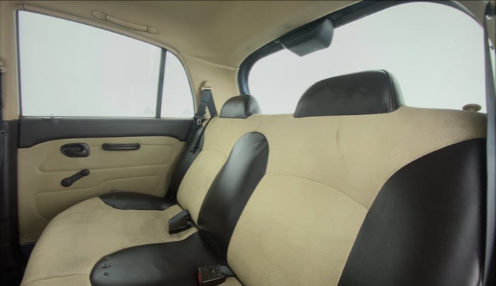 2010 Hyundai Santro Xing GL, Petrol, Manual, 23,492 km, Right Side Rear Door Cabin