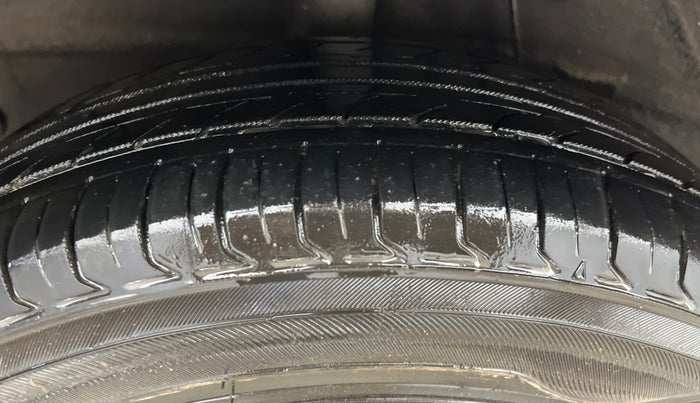 2020 Hyundai AURA S 1.2, Petrol, Manual, 82,228 km, Right Rear Tyre Tread