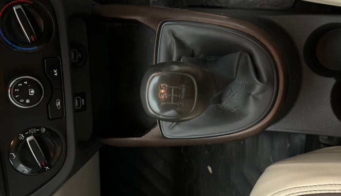 2020 Hyundai AURA S 1.2, Petrol, Manual, 82,228 km, Gear Lever